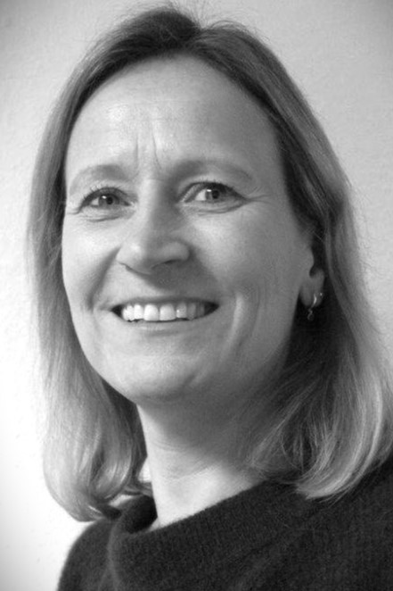 Portraitbild in schwarz-weiß  von Prof. Dr. Gudrun Wansing